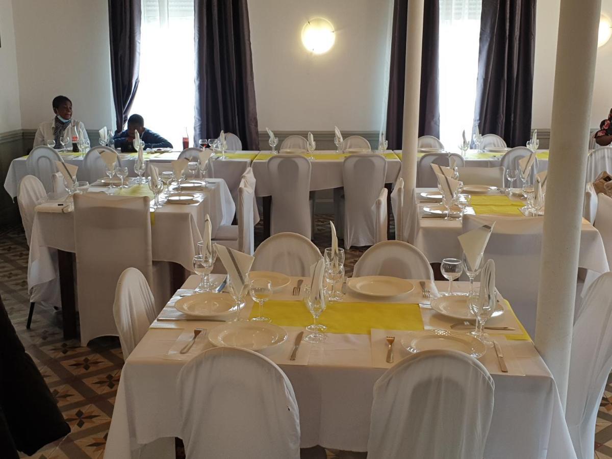 Hotel - Restaurant - Bar Saint Avit L Hotel Des Tchoumjeu Lourdes Buitenkant foto